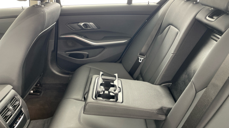 BMW 3 Series 320i SE 4dr Step Auto Petrol Saloon